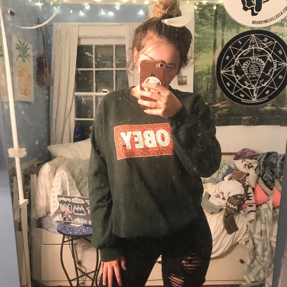 Obey sweatshirt